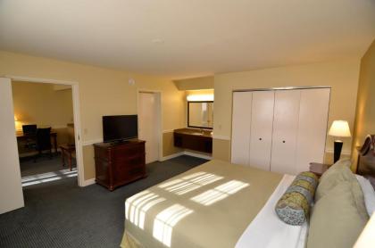 Pine Barn Inn - image 14