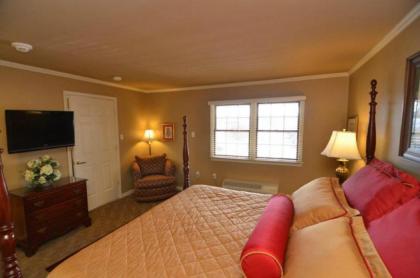 Pine Barn Inn - image 8