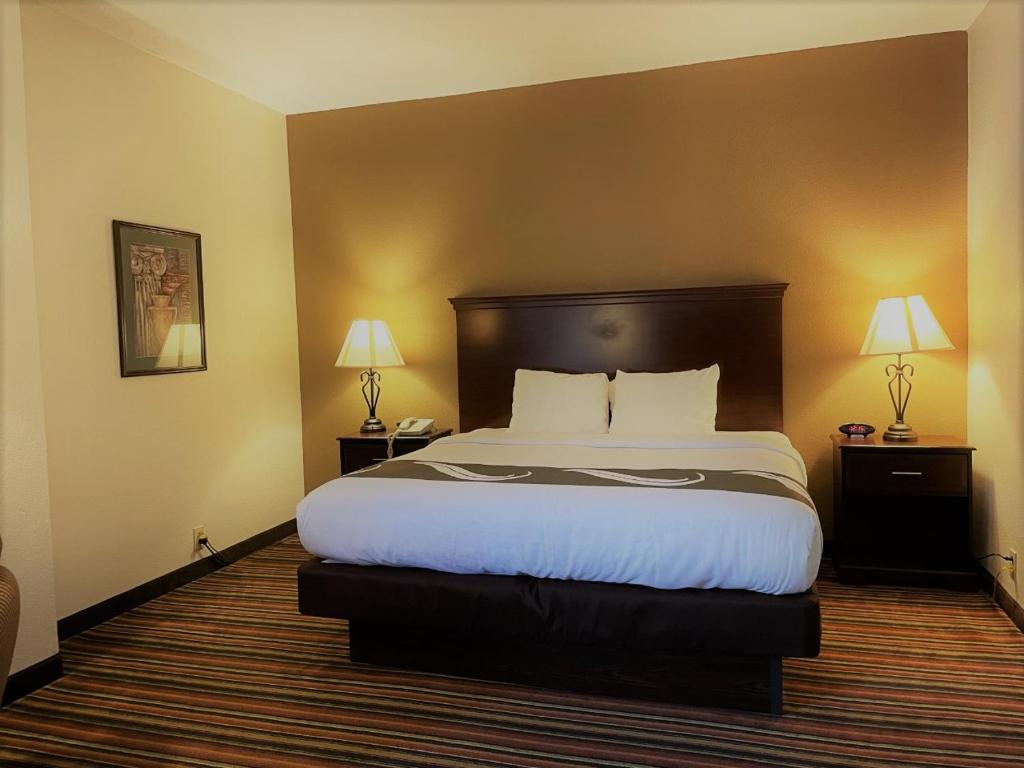 Quality Inn - image 4