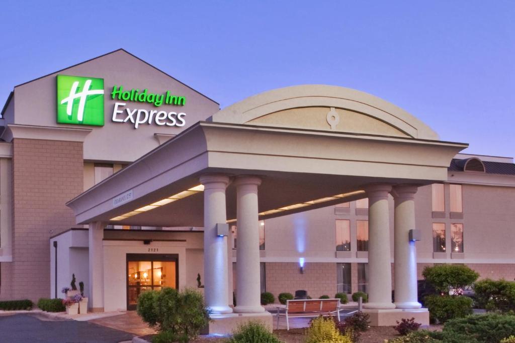 Holiday Inn Express Danville an IHG Hotel - main image