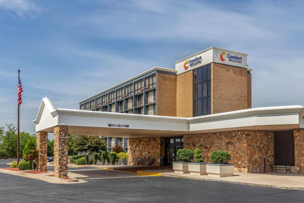 Comfort Inn & Suites near Danville Mall - main image