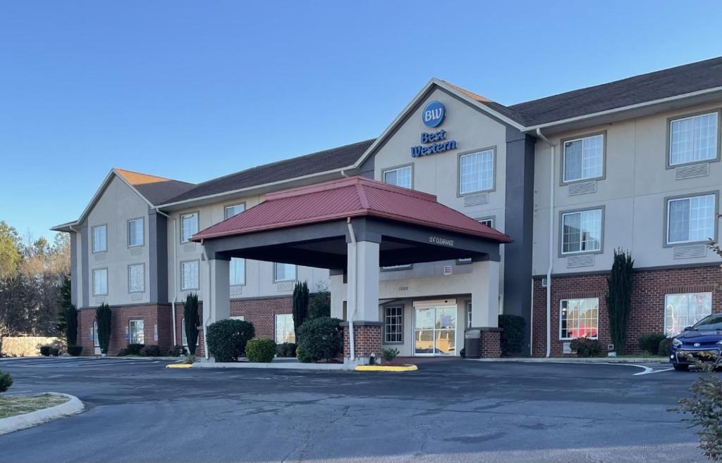 Best Western Windsor Inn and Suites - main image