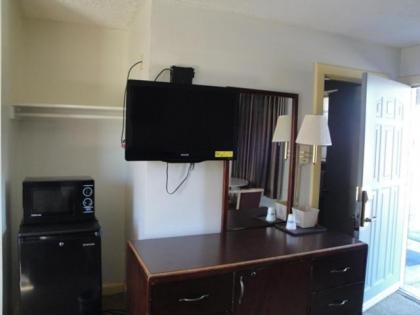 Budget Inn Danville - image 4