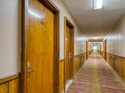 Raceway Inn - image 5