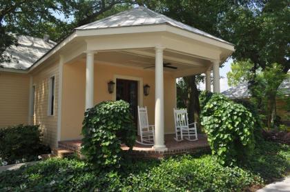 the Inn at Houmas House Plantation