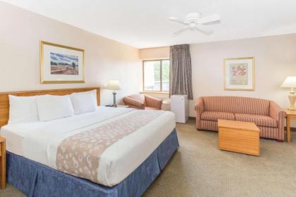 Baymont by Wyndham Davenport - image 11