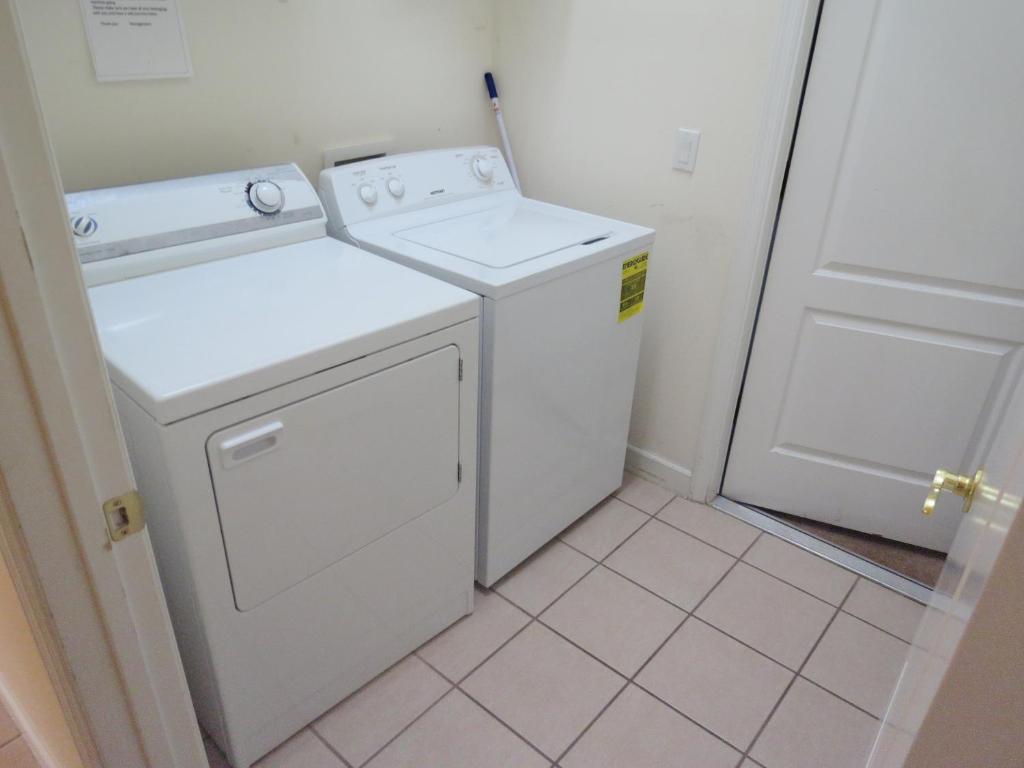 4 Bedroom Kissimmee Area Home - image 2