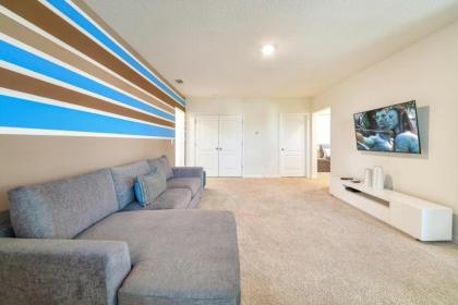 Fabulous 7 Beds 5.5 Baths Home - image 3