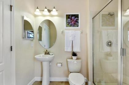 Beautifully decorated 6 beds at Champions Gate - image 3