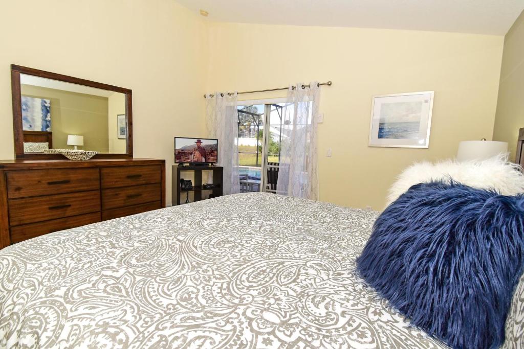 324OBC-Luna Vista (S) - image 3