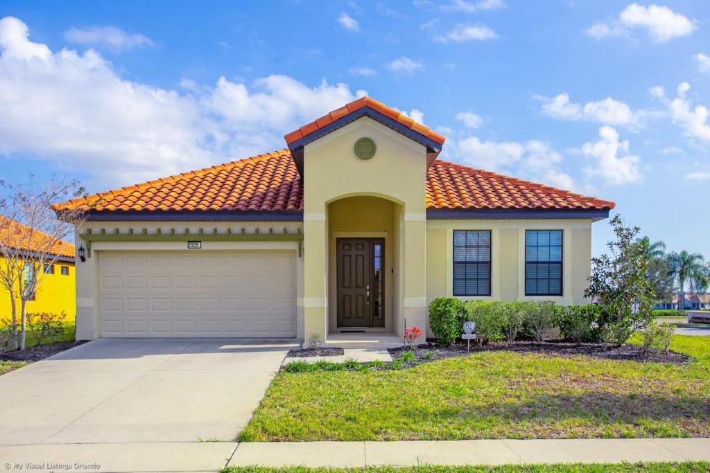 Near Disney - 4BR Home - Private Pool and BBQ! - image 2
