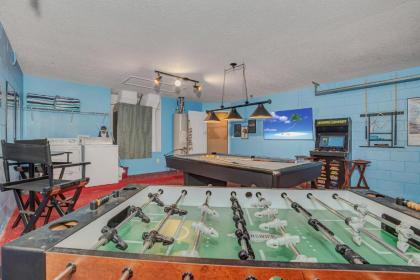 Gorgeous LAKE VIEW and Large Game Room CDC Standards #4AV243 - image 4