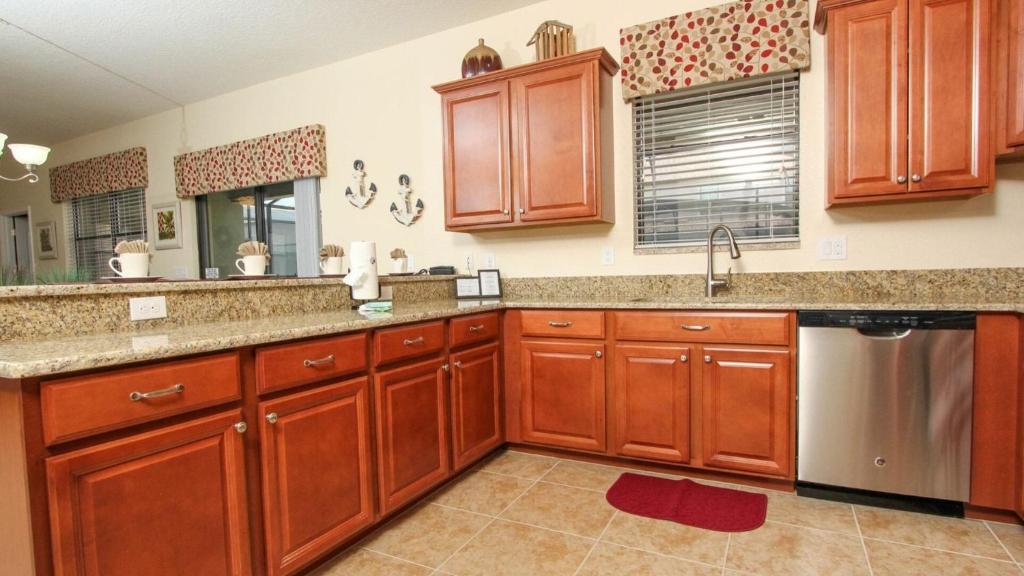 Perfect 6 Bedroom Villa on Champions Gate Resort Orlando Villa 4941 - image 5