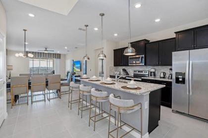 7BR Home - Family Resort - Private Pool Hot Tub and BBQ! - image 6