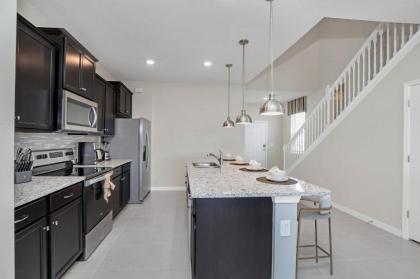 7BR Home - Family Resort - Private Pool Hot Tub and BBQ! - image 7