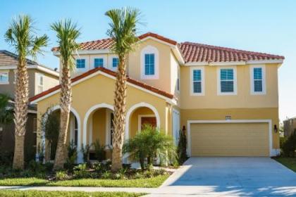 Sunshine at Solterra   6 bed family villa with a private pool  spa lake views game room and resort facilities Florida