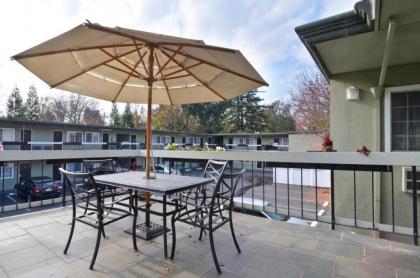 Best Western University Lodge - image 10