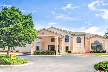 Super 8 by Wyndham Dawsonville - image 13