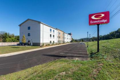 Econo Lodge - image 8