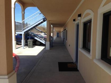 Executive Inn - image 10