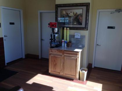 Executive Inn - image 12