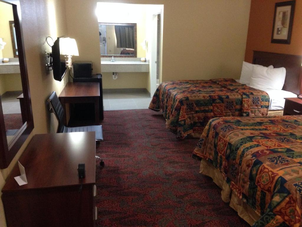 Executive Inn - image 2