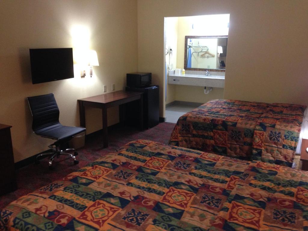 Executive Inn - image 3