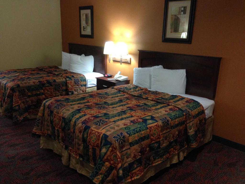 Executive Inn - image 4
