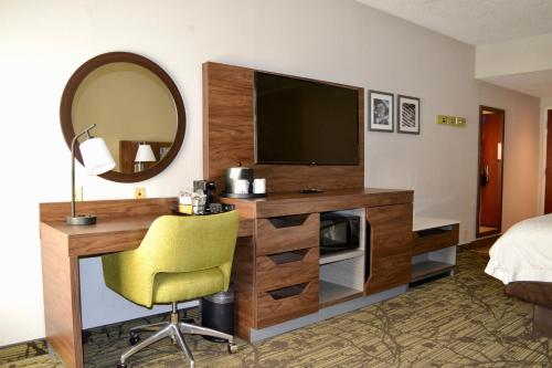 Hampton Inn Dayton/Huber Heights - image 2