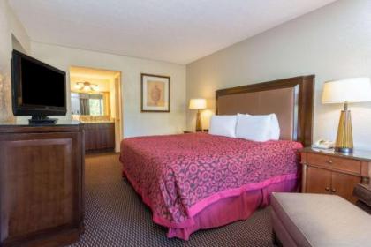 Days Inn & Suites by Wyndham Dayton North
