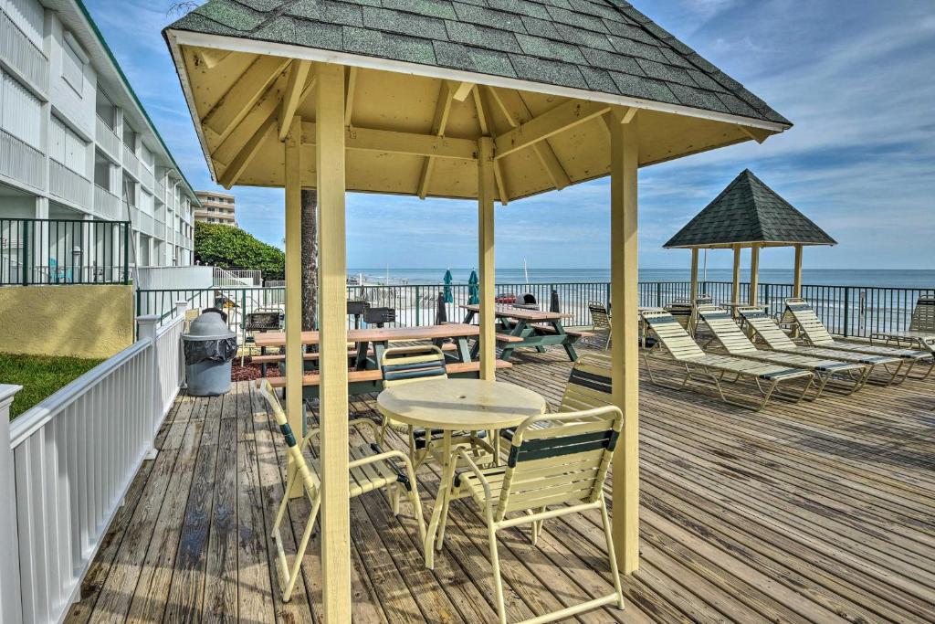 Ocean-View Condo with Balcony on Daytona Beach! - main image