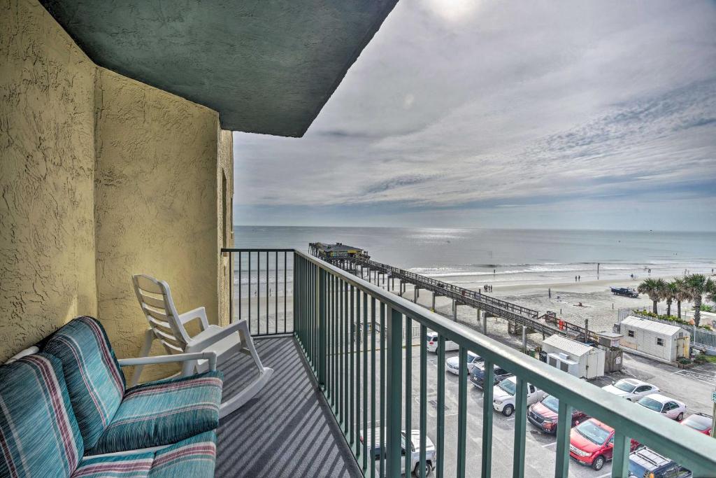 Ocean-View Condo with Balcony on Daytona Beach! - image 3