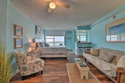 Updated Daytona Beach Oceanfront Studio with Pool