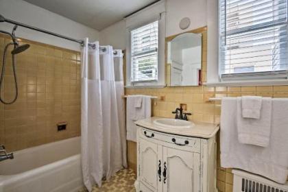Historic Renovated Home Less Than 2 Mi to Beach and Pier! - image 3