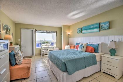 Waterfront Daytona Beach Studio with Pool Access