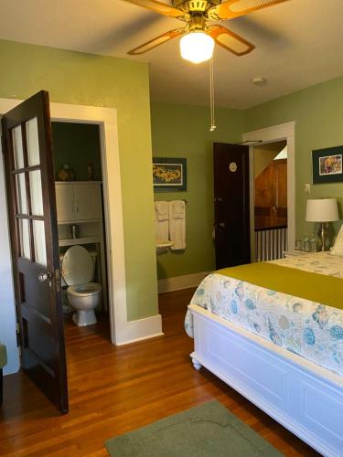 Ms. Maggie's South Country Inn - image 2