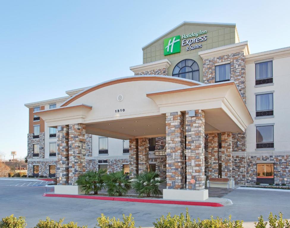 Holiday Inn Express Hotel & Suites Dallas South - DeSoto an IHG Hotel - main image
