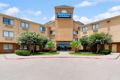Days Inn & Suites by Wyndham DeSoto Texas