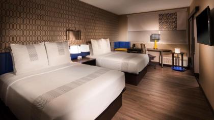 GLō Best Western DeSoto Dallas - image 2