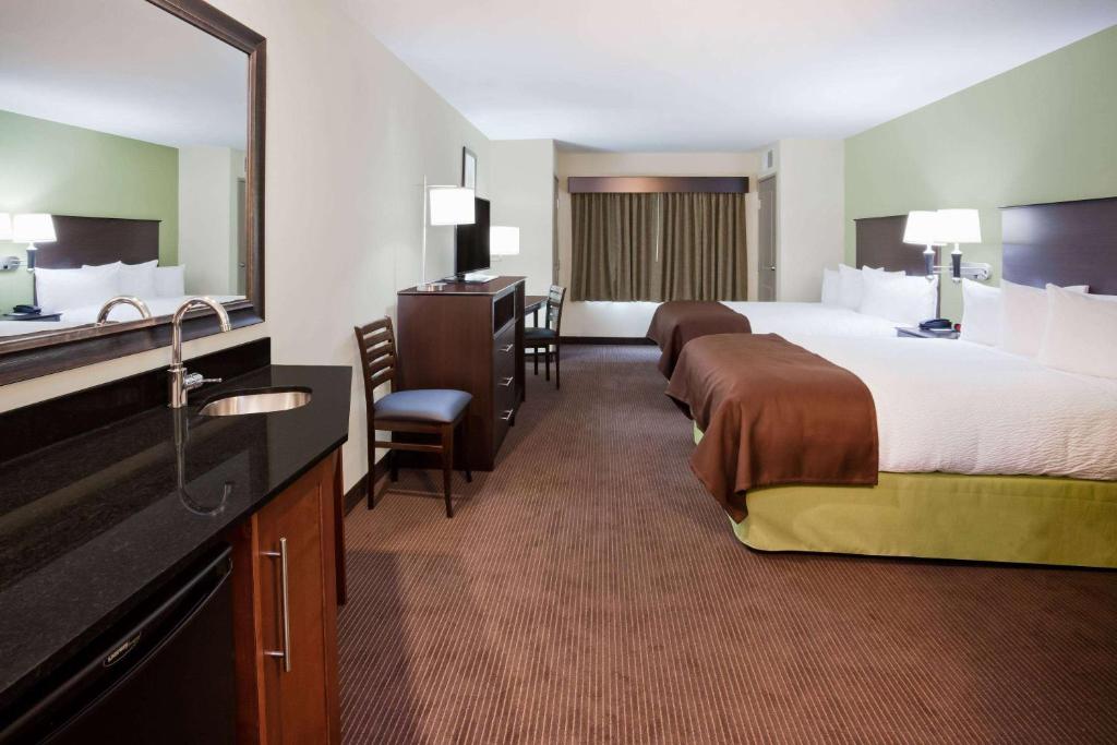 AmericInn by Wyndham DeWitt - image 5