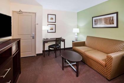 AmericInn by Wyndham DeWitt - image 9