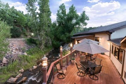 Super 8 by Wyndham Deadwood Black Hills Area - image 3
