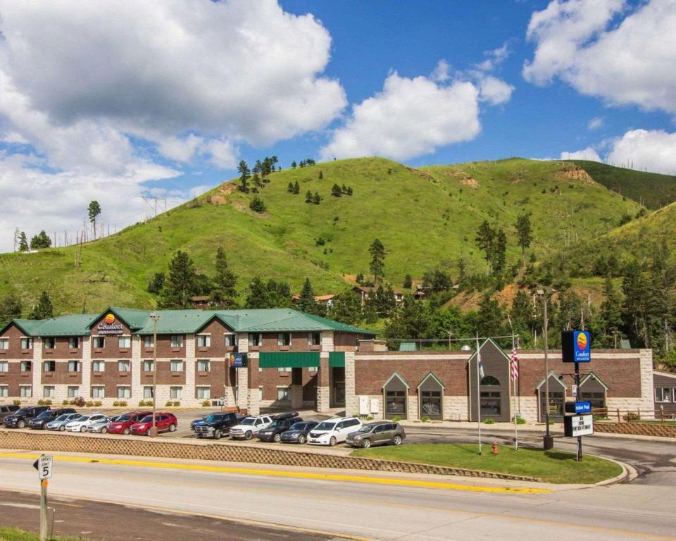 Comfort Inn & Suites Hotel in the Black Hills - main image