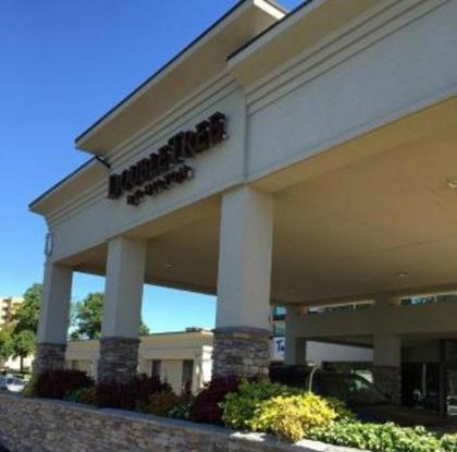 DoubleTree by Hilton Decatur Riverfront - image 1