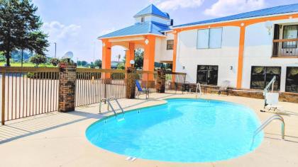Days Inn by Wyndham Decatur Priceville I 65 Exit 334