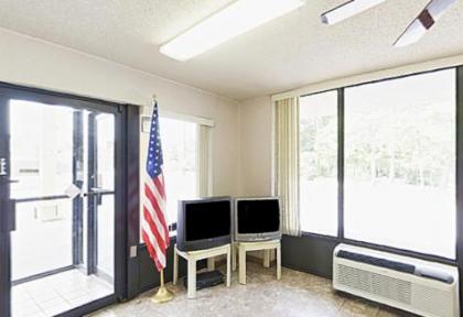 Americas Best Value Inn - Decatur - image 3