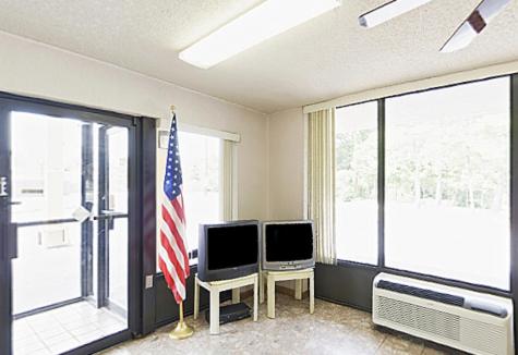 Americas Best Value Inn - Decatur - image 3