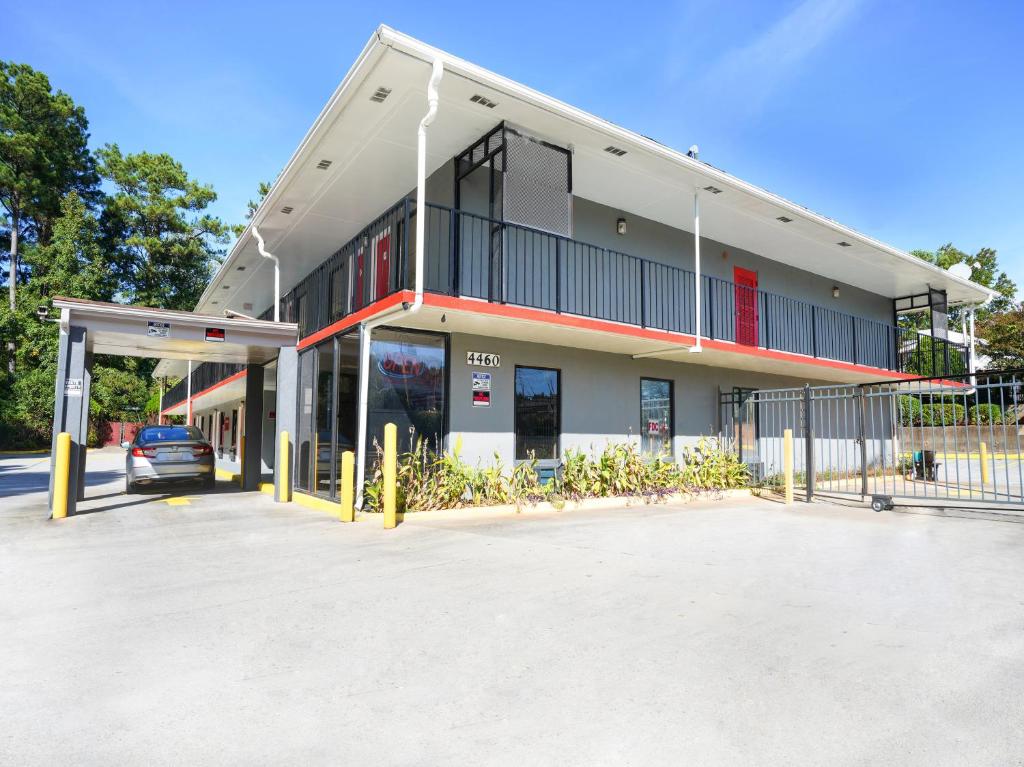 OYO Hotel Decatur I-285 The Perimeter - image 2