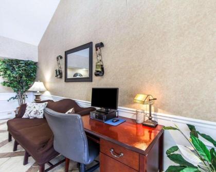 Quality Inn Decherd - image 11