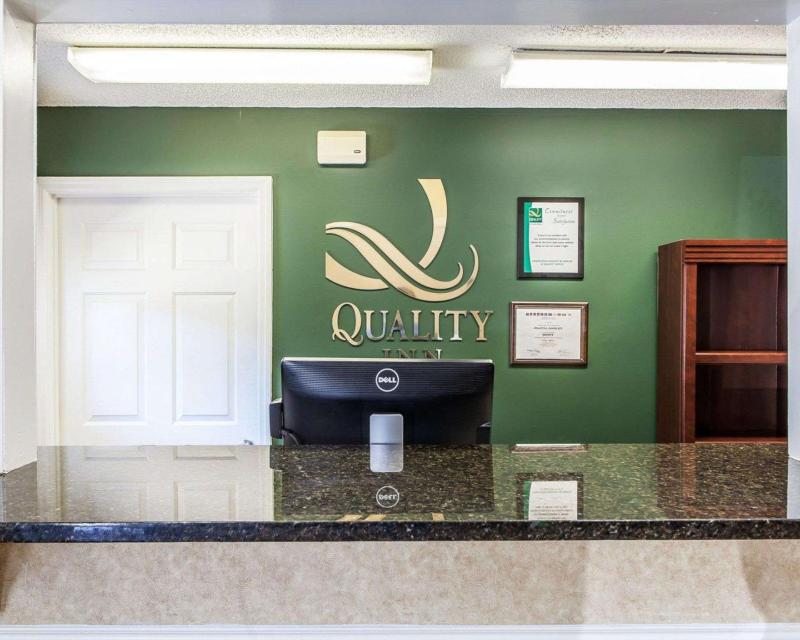 Quality Inn Decherd - image 4